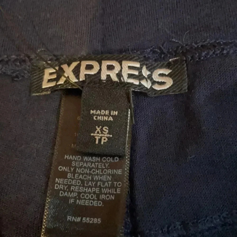 Express lacy shorts Navy Women’s size XS NWT Feminine Neutral Classy - Picture 3 of 6